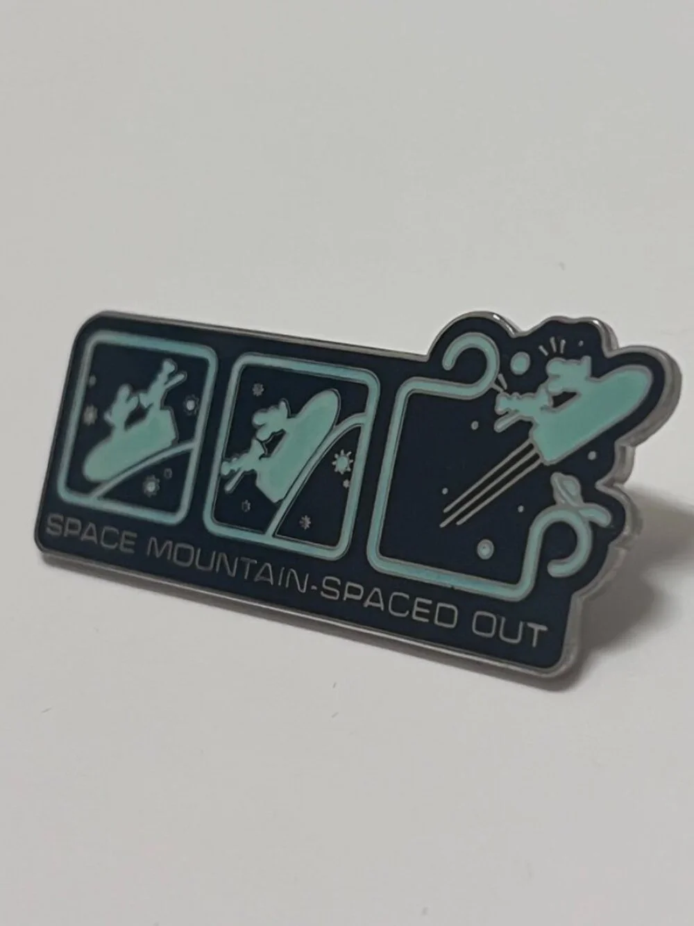 disney space mountain spaced out  • mickey goofy  • glow in the dark pin